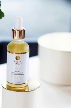 Reeta Juneja Anti Falten Gesichtsöl mit Hagebutte, Weihrauch und Myrrhe 