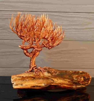Kunst-Skulptur - Spine - Drahtbaum auf Holz - feuriger Blickfang für Ihr Zuhause - handgefertigtes Unikat