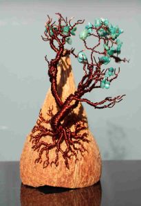 Kunst-Skulptur - Koko – aussergewöhnliche Skulptur aus Kokosnuss, Kupferdraht und Türkissteinen