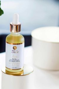 Reeta Juneja Anti Falten Gesichtsöl mit Hagebutte, Weihrauch und Myrrhe 